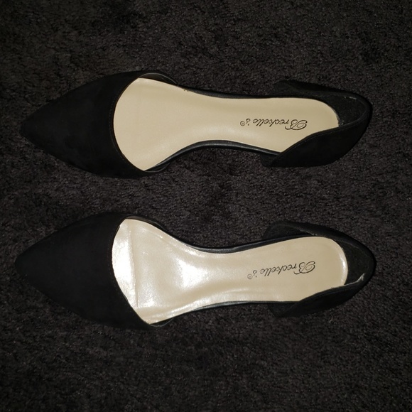 Black Pointed Flats - Picture 3 of 3